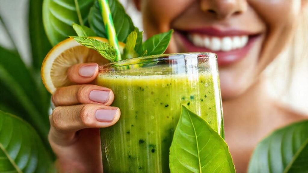 Un batido tropical saludable y atractivo