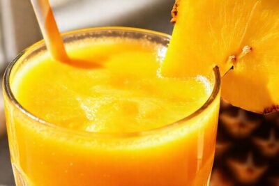 Batido tropical vibrante