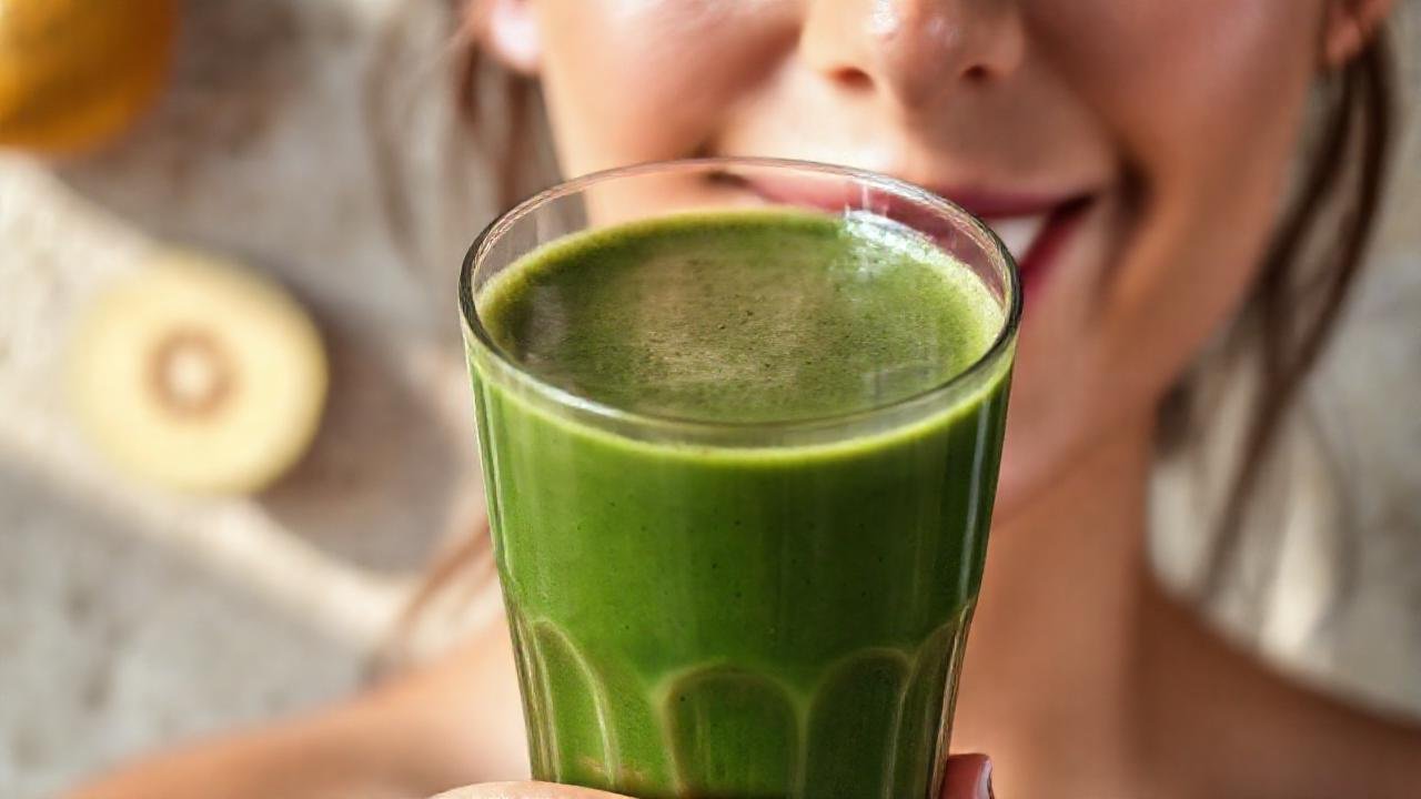 Batido de espirulina saludable y radiante
