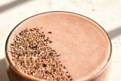 Semillas nutritivas en smoothie saludable