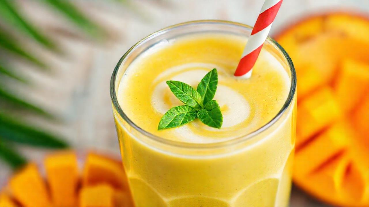 Batido tropical vibrante, saludable y apetecible